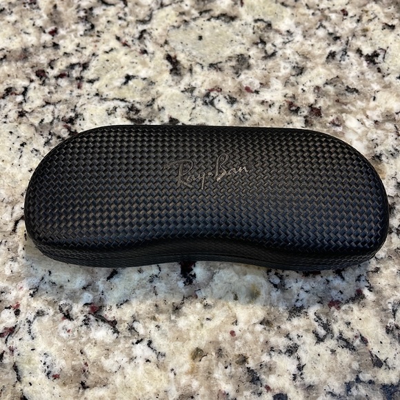 Ray-Ban Hard Case Black Like New - Picture 2 of 4